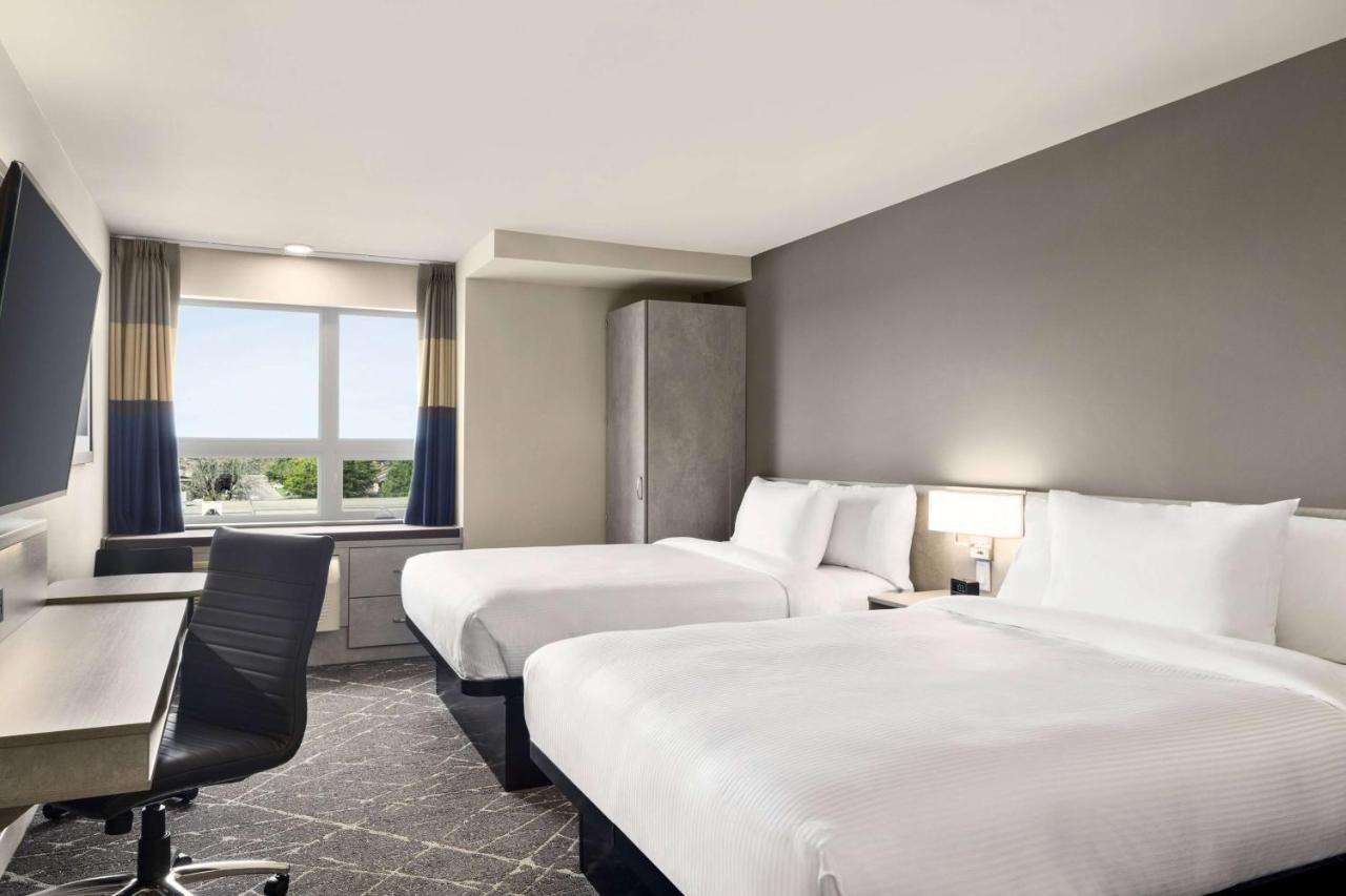 Microtel & Qc Dorval