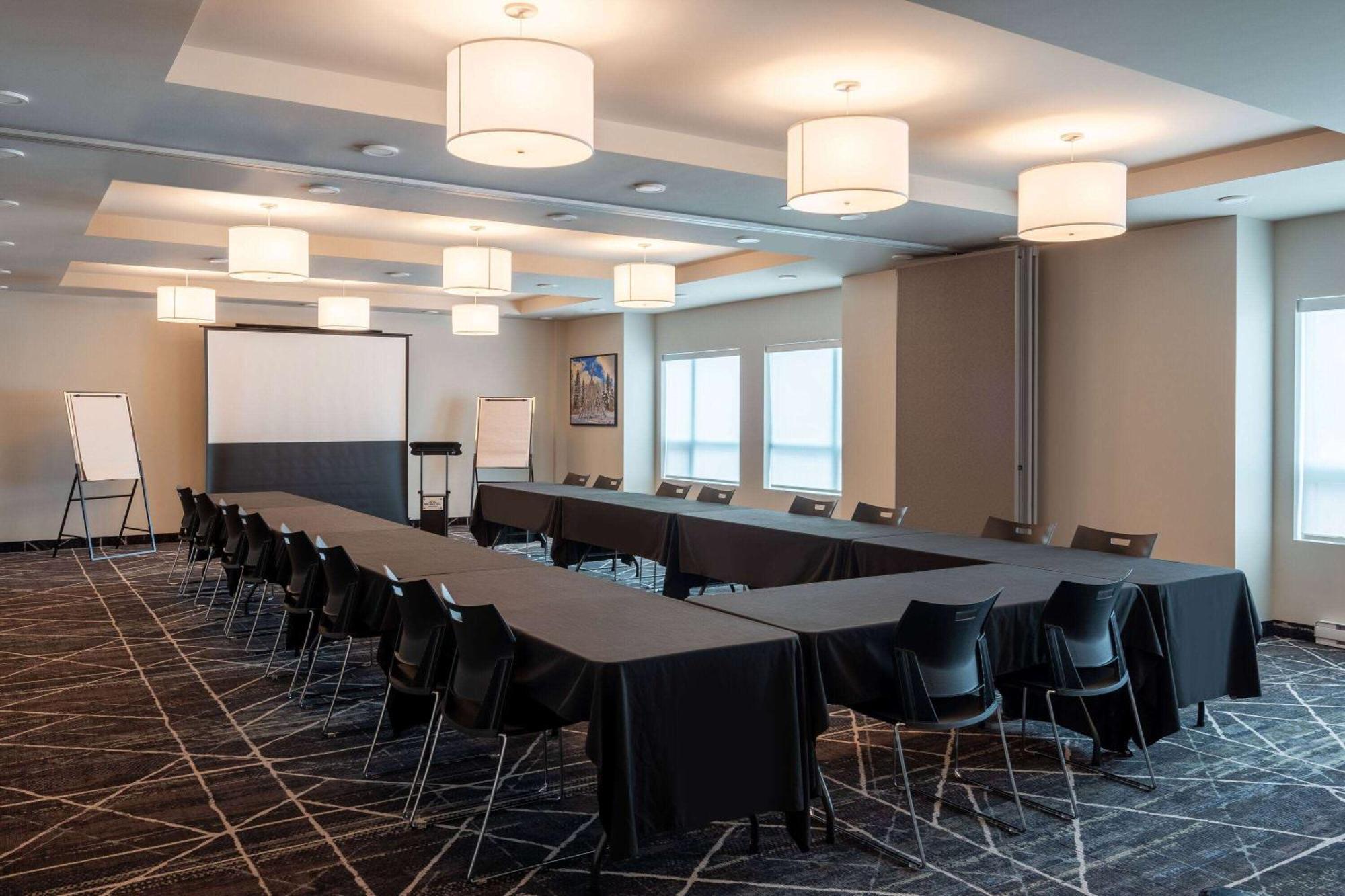 Microtel & Qc 2* Dorval